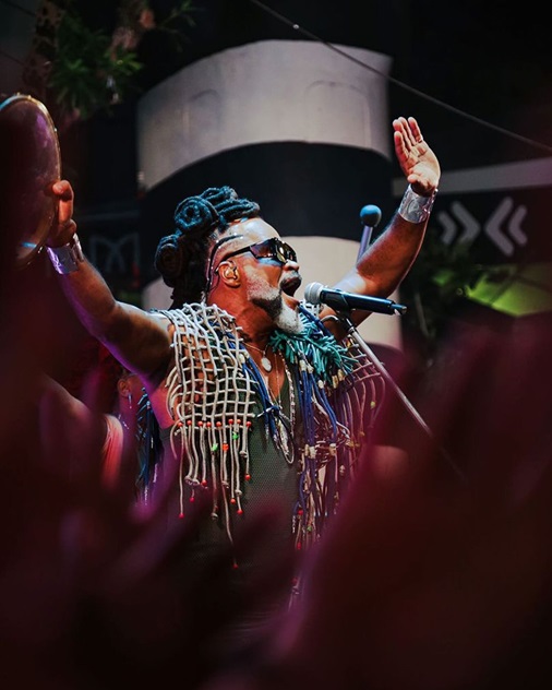 Carlinhos Brown receberá Daniela, Margareth, Saulo e Luiz Caldas em nova edição da ‘Enxaguada de Yemanjá’